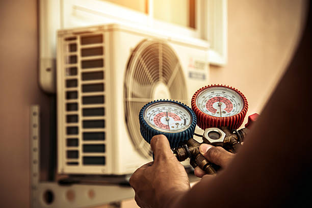 Professional Ductwork Repair technician working in Lexington, OH